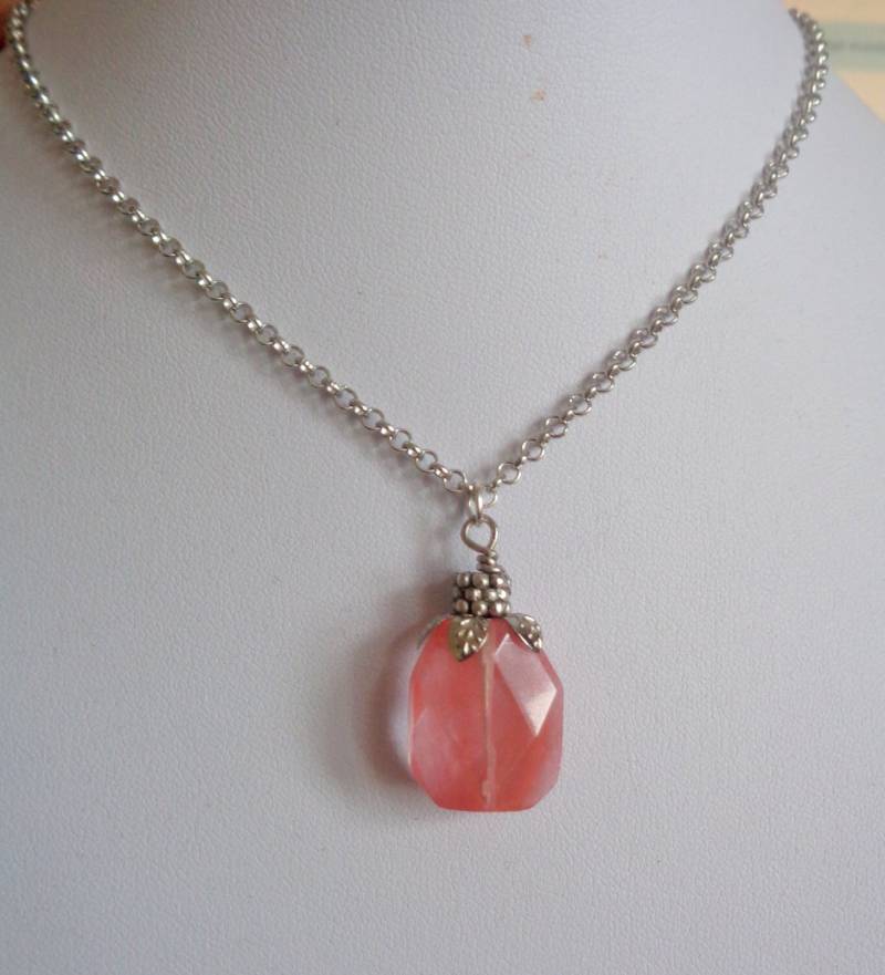 Rosenquarz Anhänger Halskette Antique Silver Finish, Liebe Halskette von ZareenDesigns