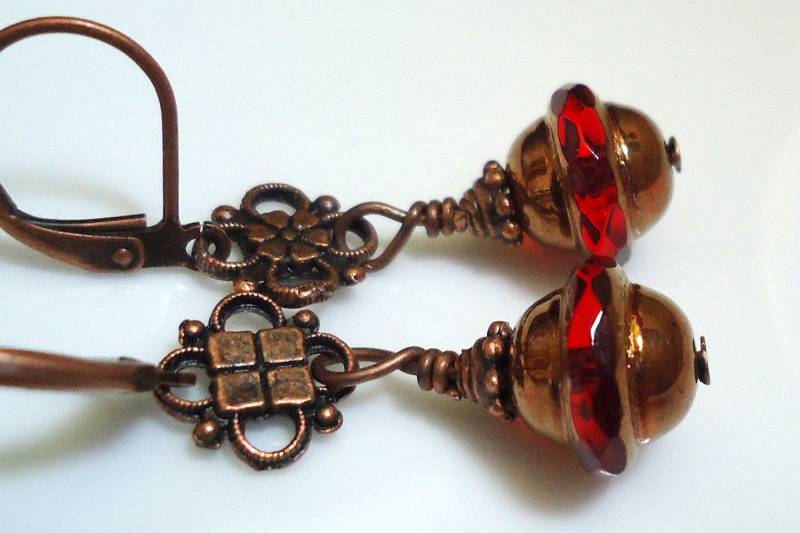 Rote Glasperlen-Ohrringe Antik Kupfer Schmuck von ZareenDesigns