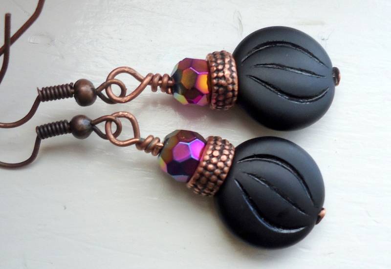 Schwarz Keramik Ohrringe Kupfer Akzent Elegante Schmuck von ZareenDesigns