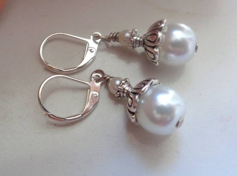 Weiße Glasperlen Ohrringe Antike Silber Hochzeit Schmuck Weiße Glasperlen Ohrringe Antike Silber Hochzeit Schmuck von ZareenDesigns