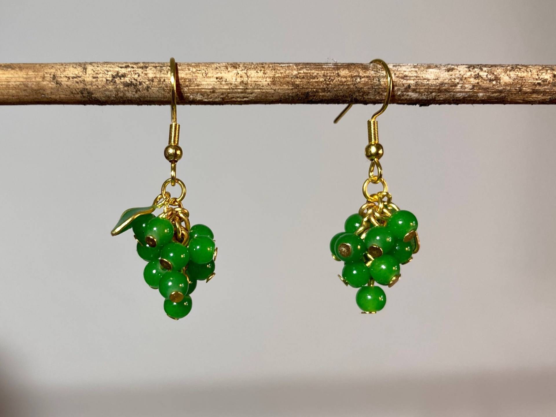 Verspielte Traubenohrringe Grün, Demeter Verspielte Traubenohrringe Grün, Demeter von ZarisMythCreations