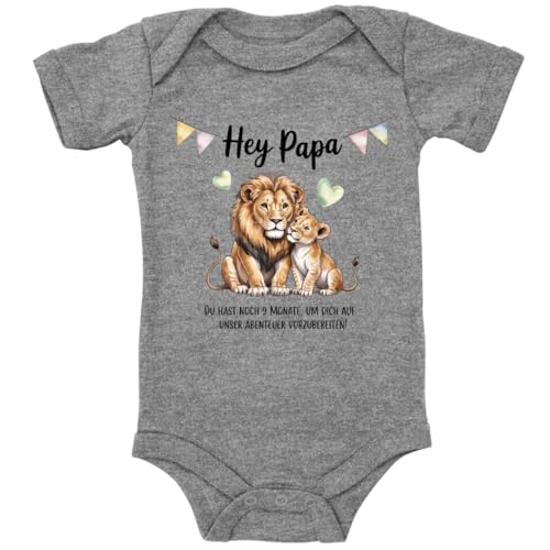 ZauberPrints Baby Body in Grau meliert Schwangerschaftsankündigung, Papa und Baby LöweDu wirst Vater, Überraschung Schwangerschaft für werdenden Vater Kurzarm Bio Baumwolle von ZauberPrints