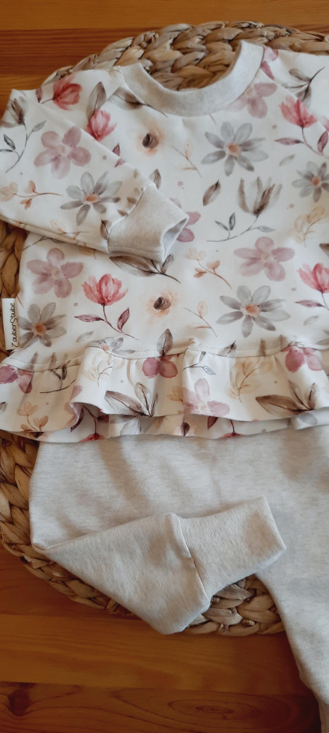 Babykleidung, Kinderkleidung, Babyset 2-Teilig, Pumphose, Sweatshirt, Größe 62 Babykleidung, Kinderkleidung, Babyset 2-Teilig, Pumphose, Sweatshirt, Größe 62 von ZauberStubeCorinna