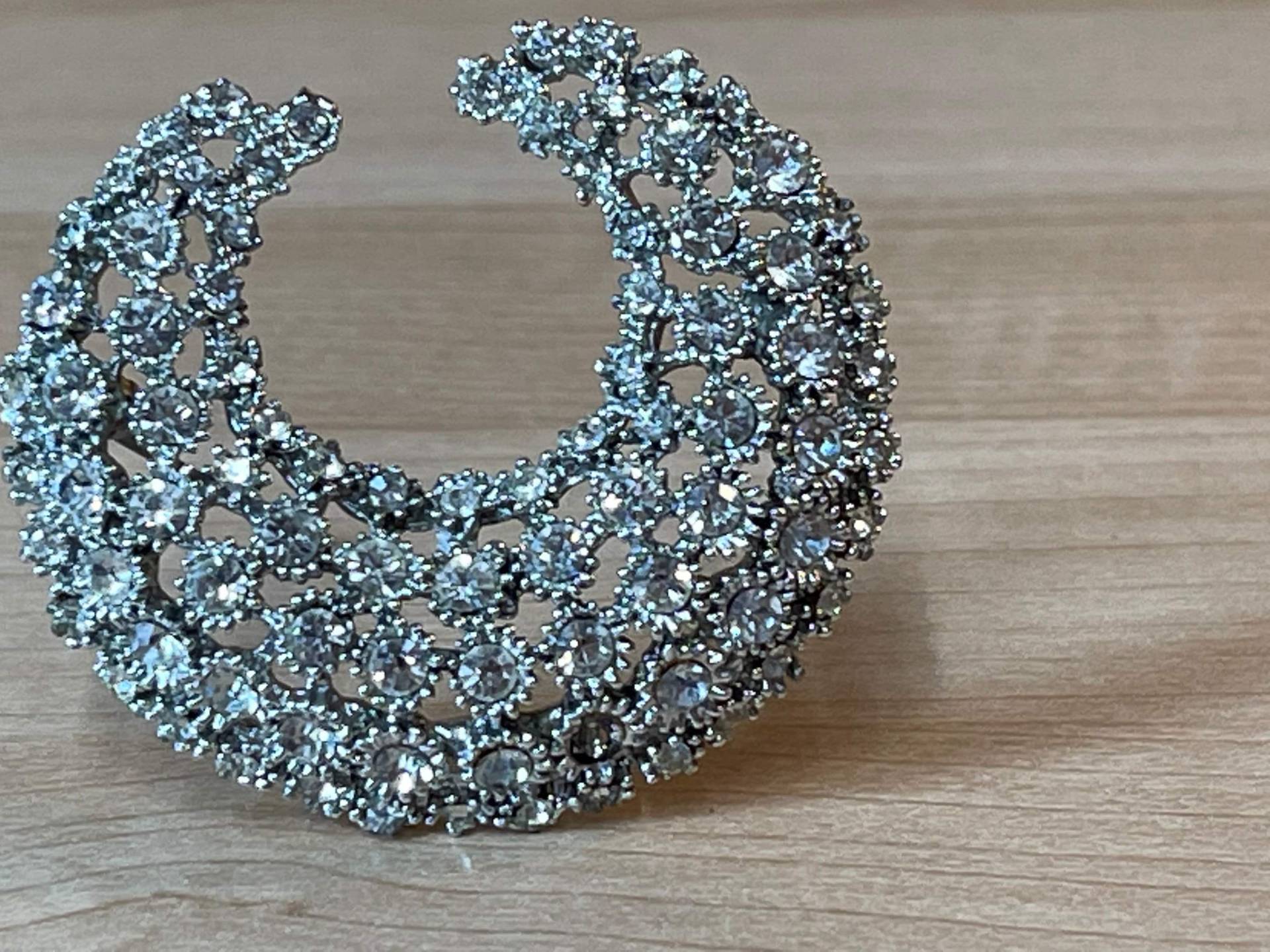 Brosche Mond 20 Er Jahre Extravagant Selten Außergewöhnlich Hingucker Schein Glanz Brosche Mond 20 Er Jahre Extravagant Selten Außergewöhnlich Hingucker Schein Glanz von ZauberhaftMarvelous