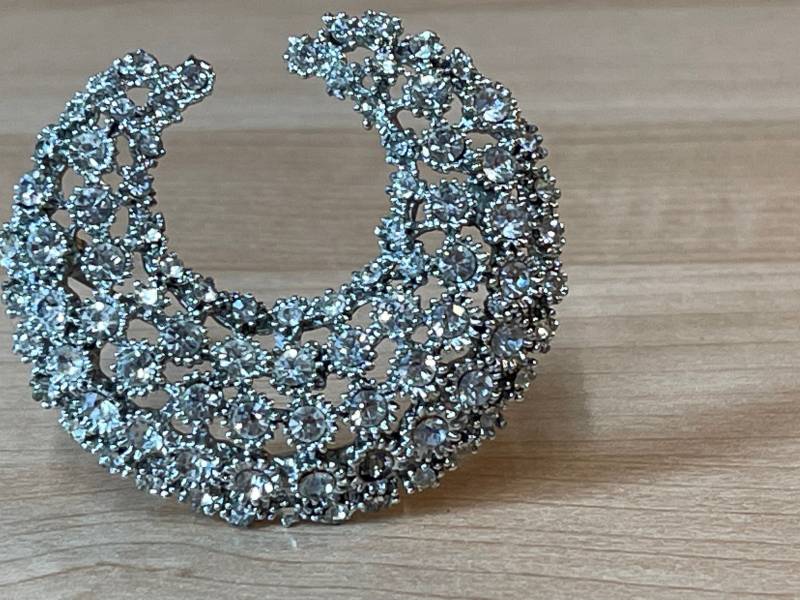 Brosche Mond 20 Er Jahre Extravagant Selten Außergewöhnlich Hingucker Schein Glanz Brosche Mond 20 Er Jahre Extravagant Selten Außergewöhnlich Hingucker Schein Glanz von ZauberhaftMarvelous