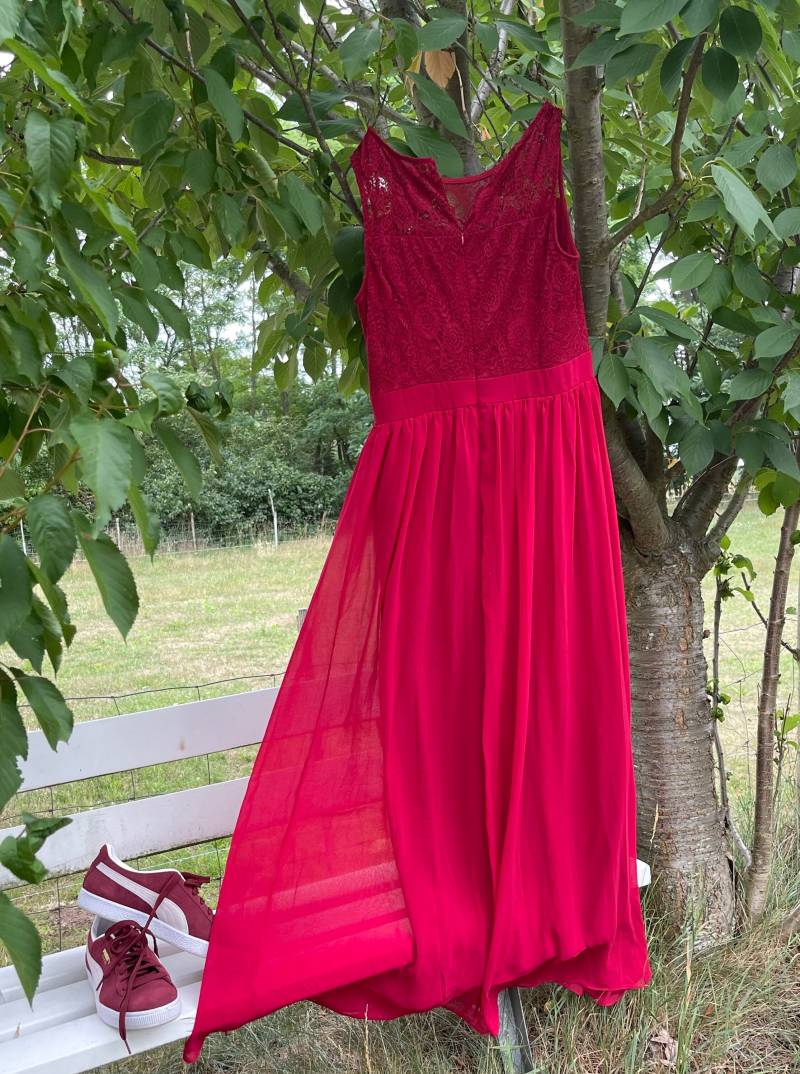 Duo Puma Suede Berry Grenadine Wildleder Kleid Classydress Sportfest Graduation Event Fest Party Feierlichkeit von ZauberhaftMarvelous