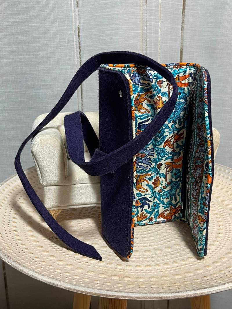 Hermes Paris Schmuckrolle Etui Einzelstück Unikat Wunderschön Extravagant Filz Seide Platzwunder Außergewöhnlich Chasse A L Inde von ZauberhaftMarvelous