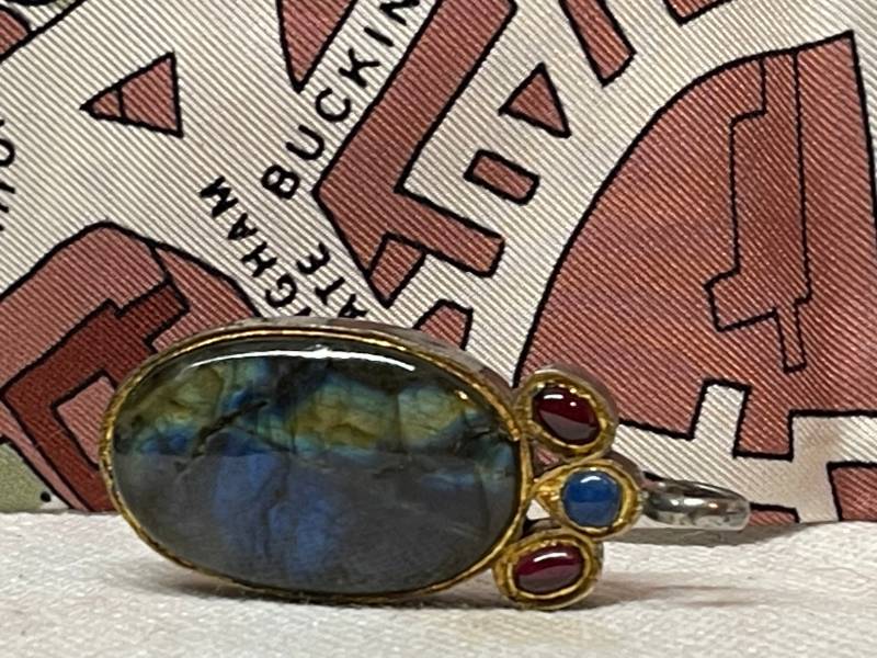 Labradorit Anhänger Schwer Oval Einzelstück Auffällig Hingucker Eye Catching Einzigartig Geschenkidee Stein Blau Ausgefallen von ZauberhaftMarvelous