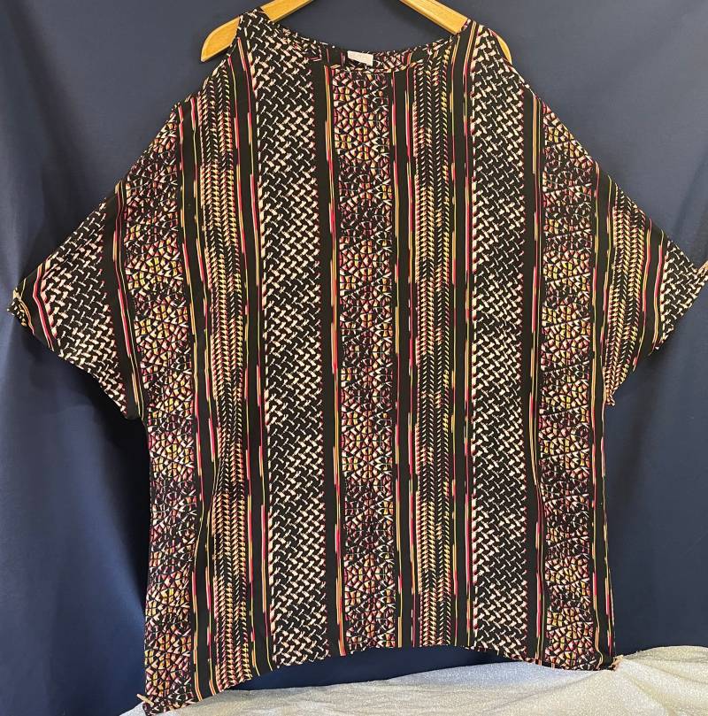 Lala Berlin Bluse Fledermaus Kufiyah Schwarz Rot Gelb Außergewöhnlich Extravagant Seide German Designer von ZauberhaftMarvelous