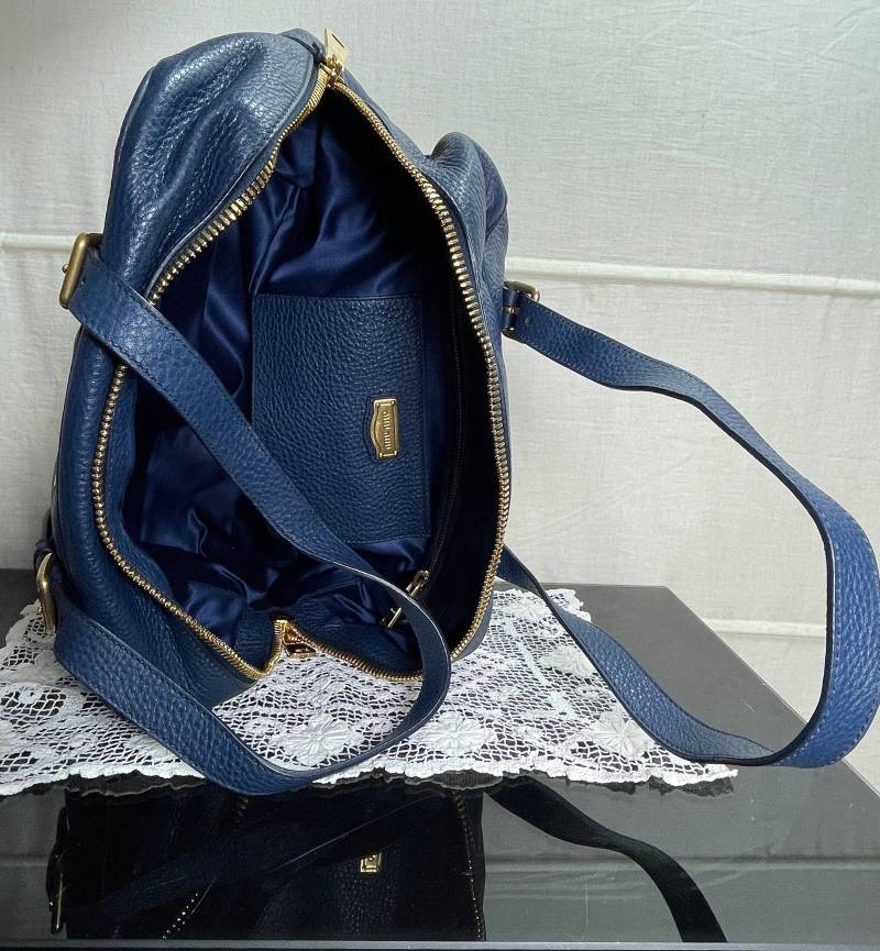 Miu Handtasche Vitello Daino Leder Bauletto Bluette Extravagant Damenhaft Ladylike Sammler Unkompliziert Sportlich Elegant Hingucker von ZauberhaftMarvelous