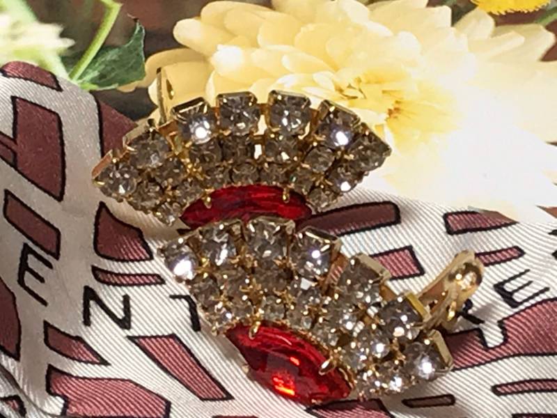 Ohrringe Ohrklips Zinnoberrot Extravagant Valentines Gift von ZauberhaftMarvelous