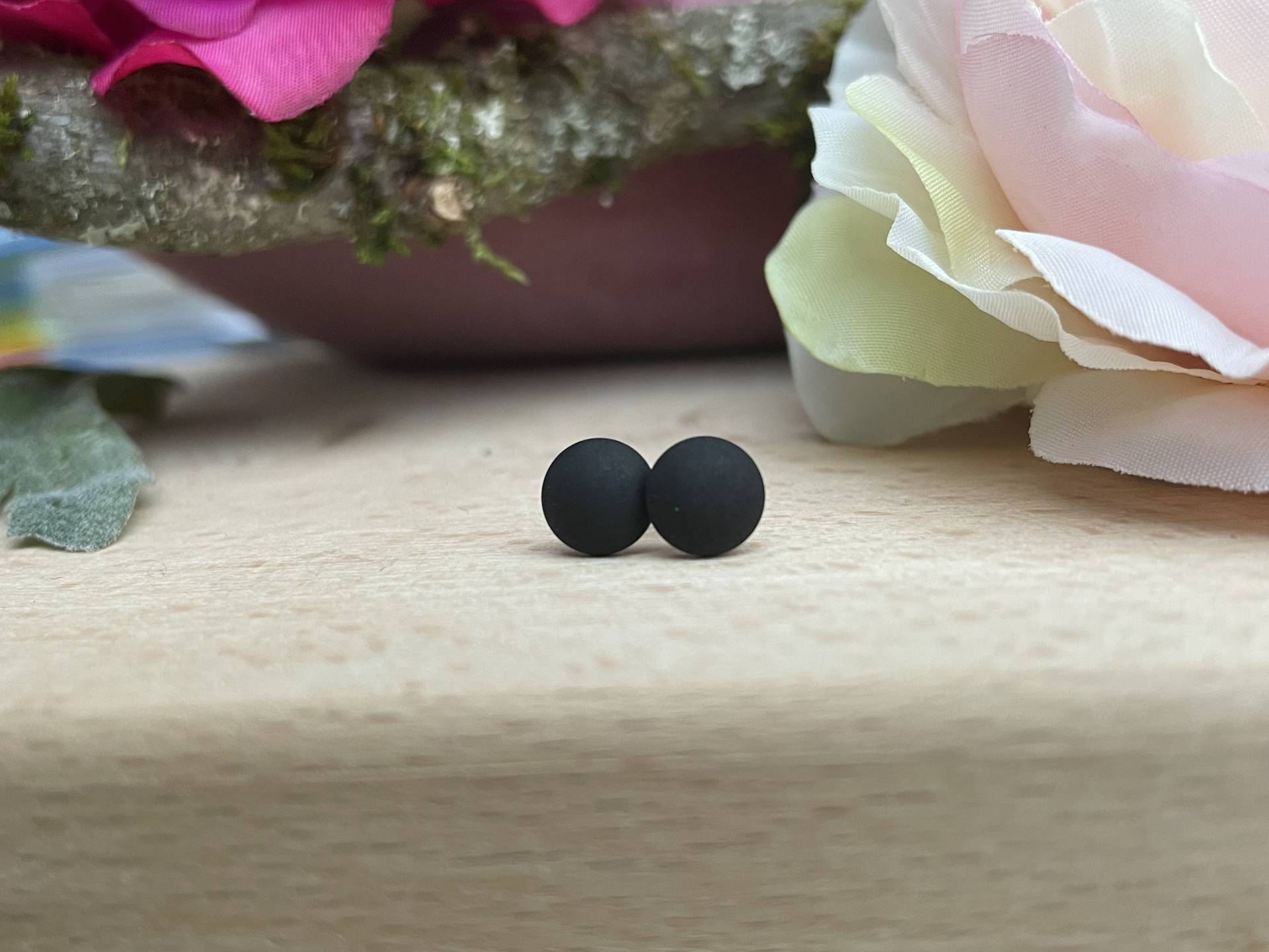 6 Mm Matt Schwarz Cabochon Ohrstecker, Polaris Hochzeitsohrstecker, Artikel. Nr. Ohr-0001-02 6 Mm Matt Schwarz Cabochon Ohrstecker, Polaris Hochzeitsohrstecker, Artikel. Nr. Ohr-0001-02 von Zauberhaftestreiben