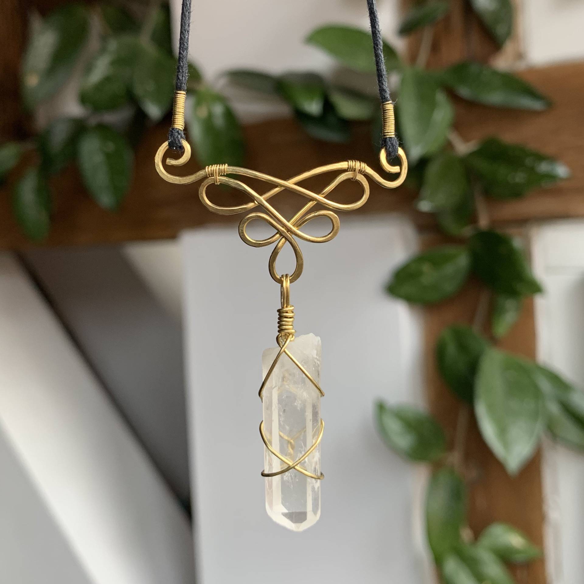 Kette Aus Messing Mit Bergkristall Kette Aus Messing Mit Bergkristall von ZauberhausShop