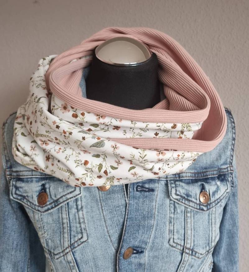 Handmade Loopschal Damen Aus Jersey in Rose von Zauberherzchen