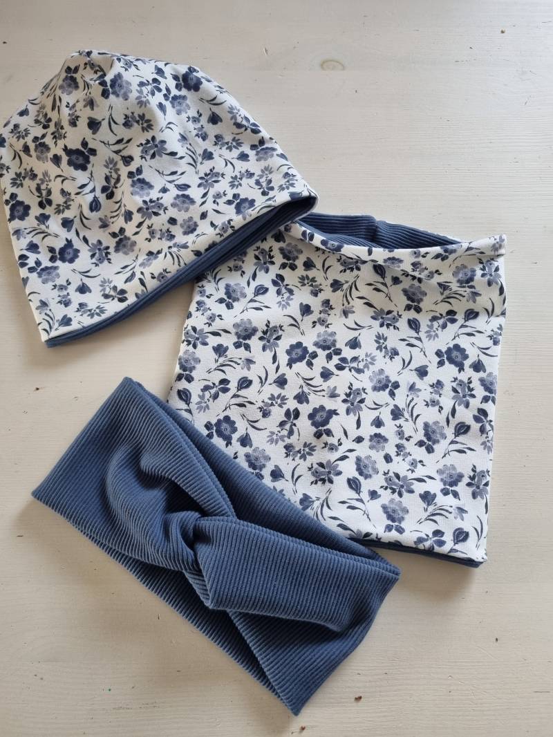 Loopschal Beanie Stirnband Set Mädchen Kinder Blumen Blau von Zauberherzchen