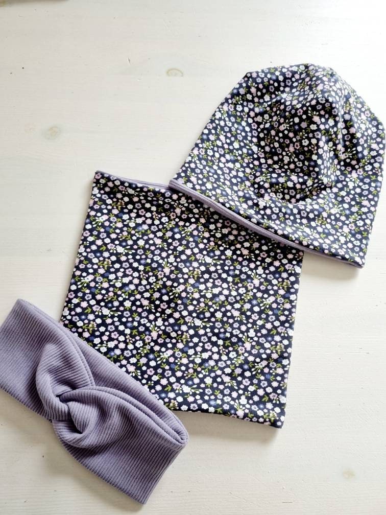 Loopschal Beanie Stirnband Set Mädchen Kinder Blumen Flieder von Zauberherzchen