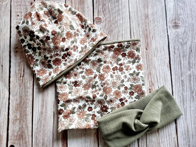 Loopschal Beanie Stirnband Set Mädchen Kinder Blumen Khaki von Zauberherzchen