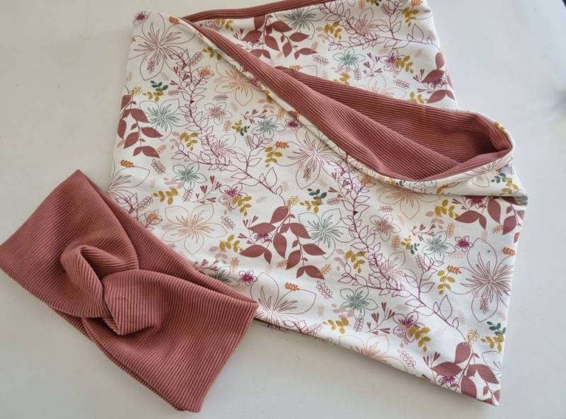 Loopschal Damen Handmade Schal Jersey Blumen Lehmrosa von Zauberherzchen