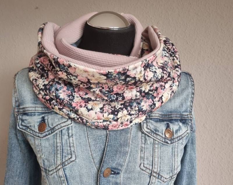 Loopschal Damen Handmade Schal Jersey Blumen von Zauberherzchen