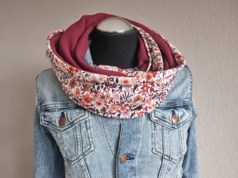 Loopschal Damen Handmade Schal Jersey Oder Baumwollfleece Blumen Rot von Zauberherzchen