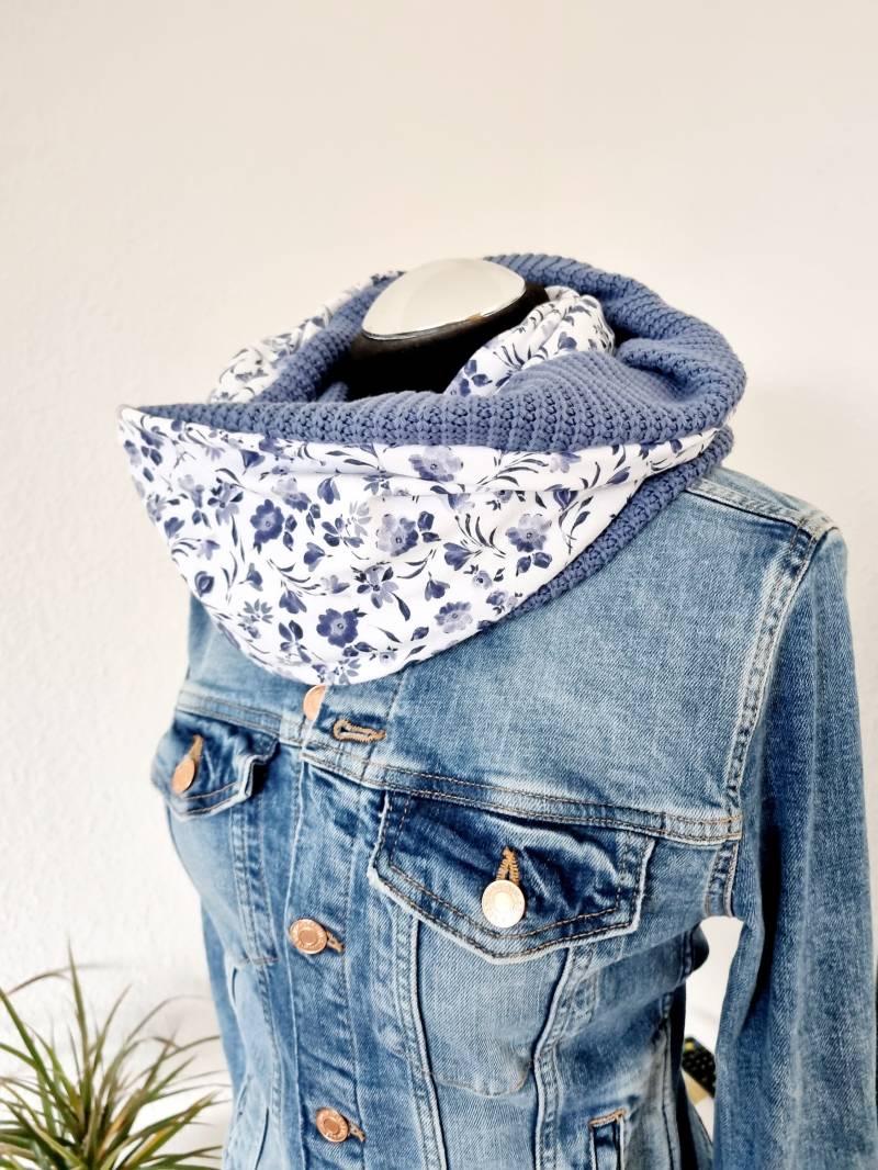 Loopschal Strick Schal Damen Jersey Und Blumen Handmade von Zauberherzchen