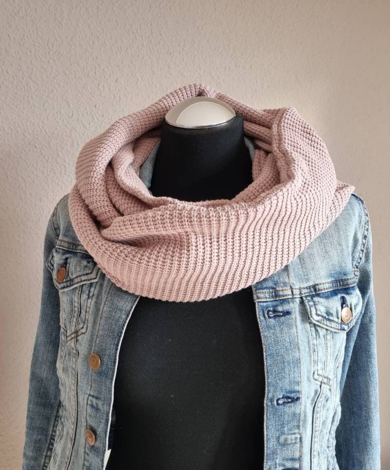 Loopschal Strick Viele Farben Handmade Für Damen von Zauberherzchen
