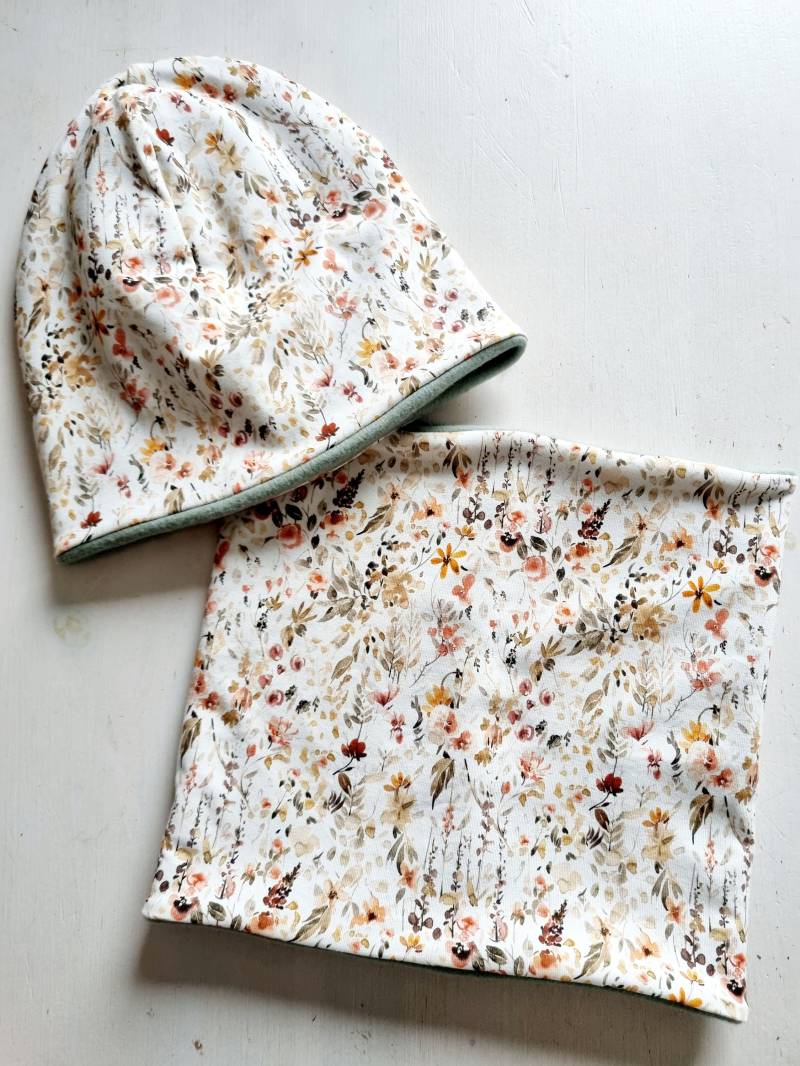 Mädchen Loopschal Halstuch Schal Blumen Baumwollfleece von Zauberherzchen