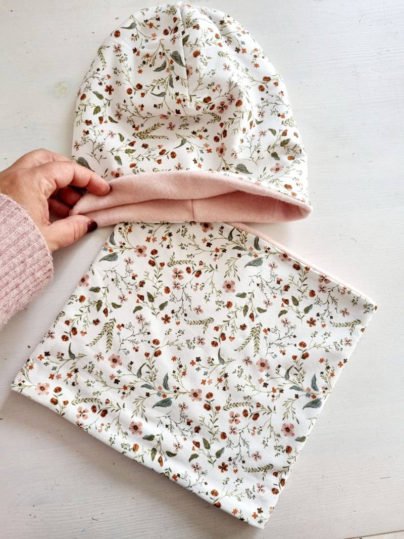 Mädchen Loopschal Halstuch Schal Blumen Baumwollfleece von Zauberherzchen