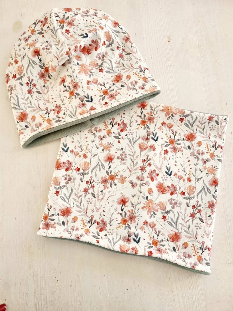 Mädchen Loopschal Halstuch Schal Bumen Altgrün Baumwollfleece von Zauberherzchen