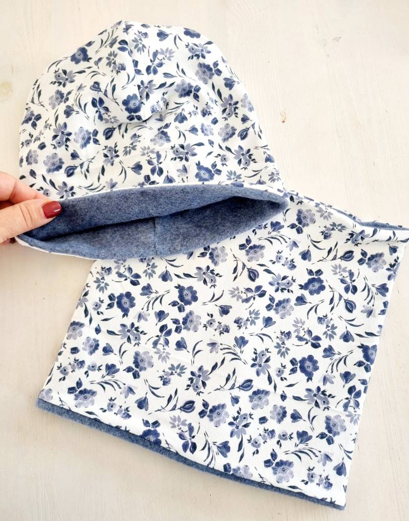 Mädchen Loopschal Halstuch Schal Bumen Jeansblau Baumwollfleece von Zauberherzchen