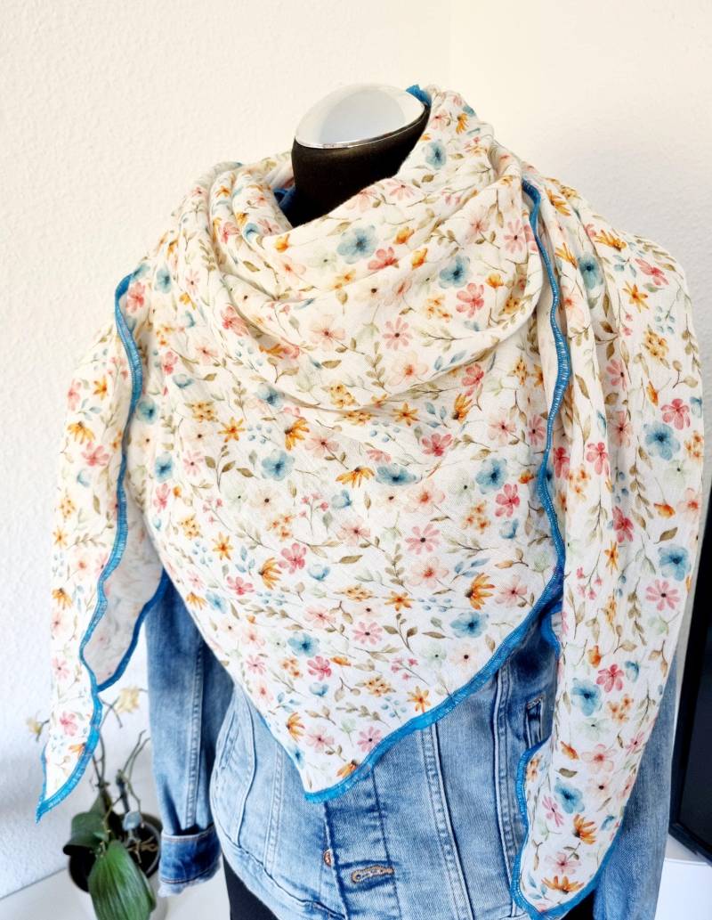 xxl Halstuch Damen Dreieckstuch Musselintuch Blumen Blau von Zauberherzchen