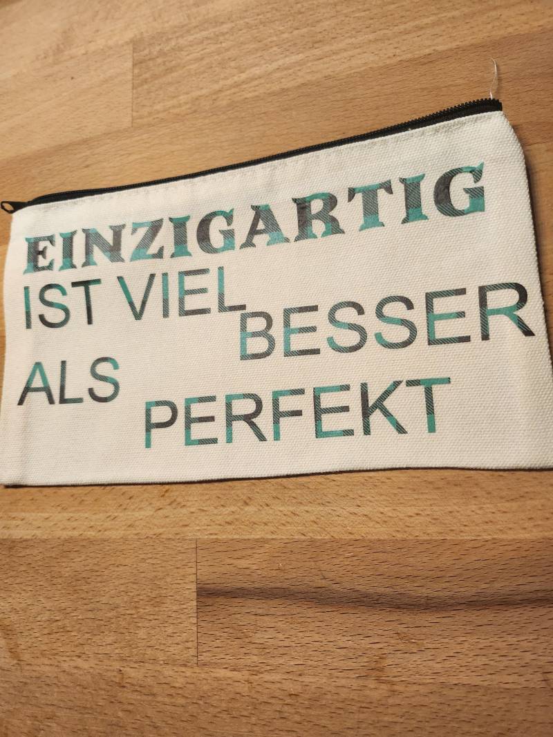 Kosmetiktasche Spruch - Einzigartig Ist Besser Als Perfekt Schminktasche Geschenk Kosmetiktasche Spruch - Einzigartig Ist Besser Als Perfekt Schminktasche Geschenk von Zauberplotter
