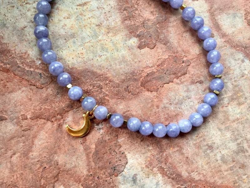 Perlen Stretch Armband | Amethyst Mit Halbmond Anhänger von Zauberstueck