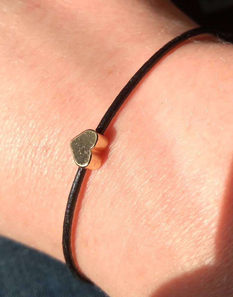 Lederarmband Mit Herzanhänger, Lederschnur, Verschiedene Farben Lederarmband Mit Herzanhänger, Lederschnur, Verschiedene Farben von ZauberwaldManufaktur