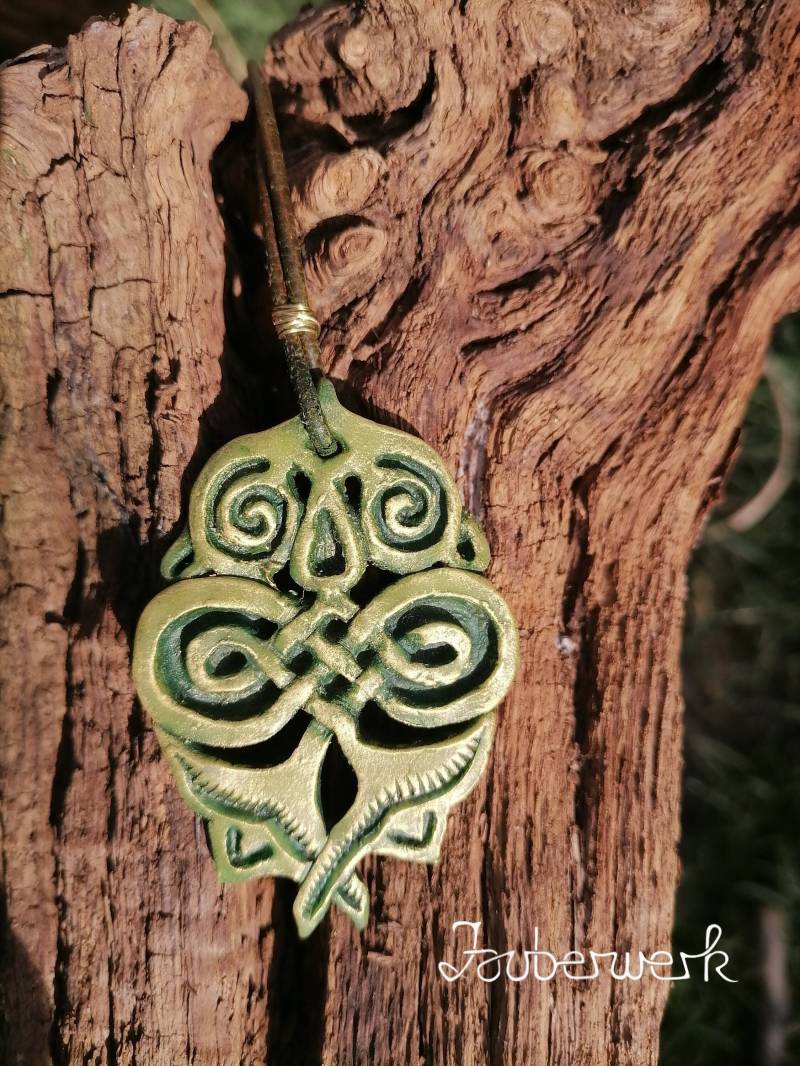 Handgearbeitetes Amulett Handgearbeitetes Amulett von ZauberwerkAtelier