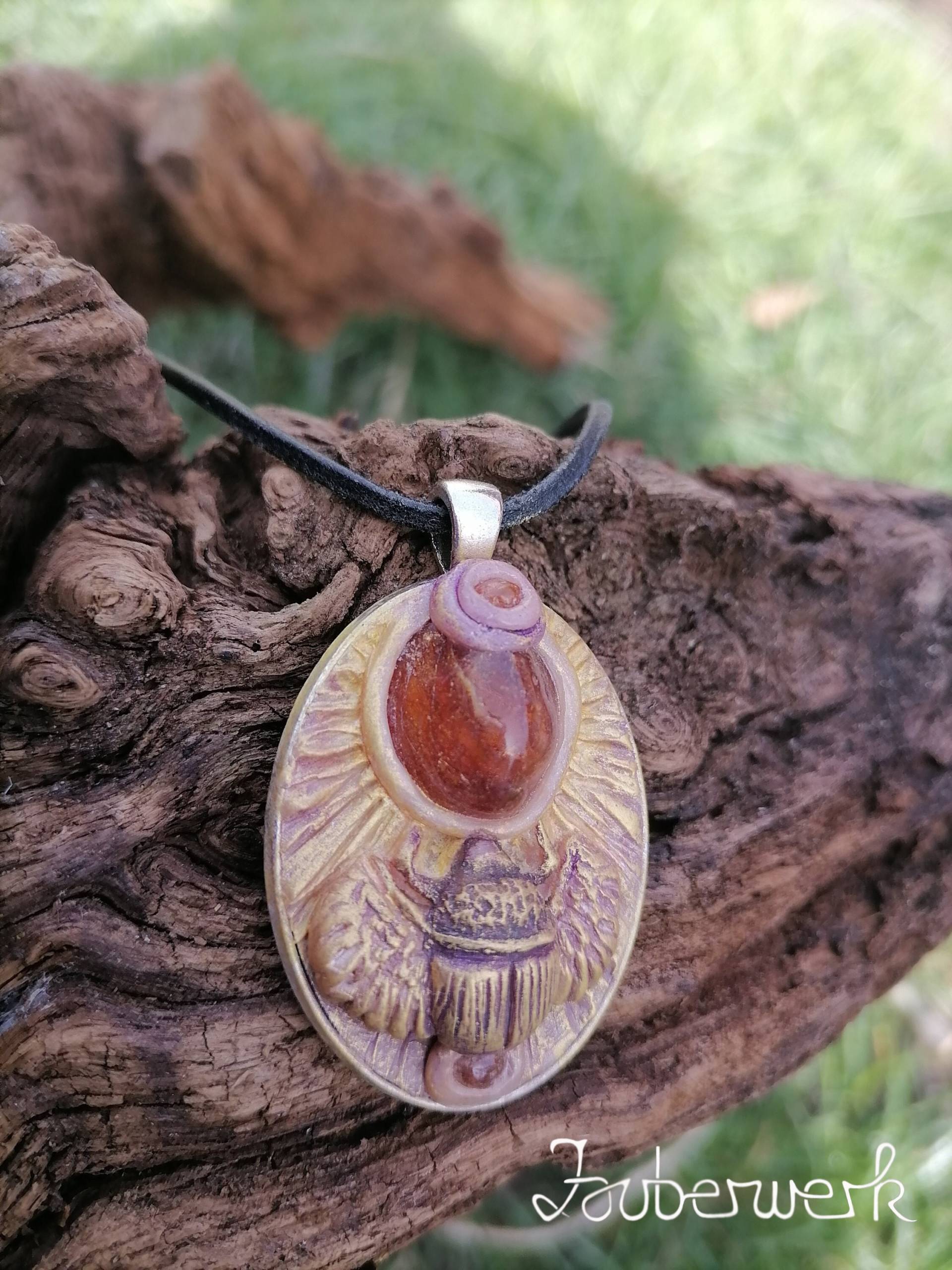 Skarabäus Amulett Mit Bernstein Skarabäus Amulett Mit Bernstein von ZauberwerkAtelier