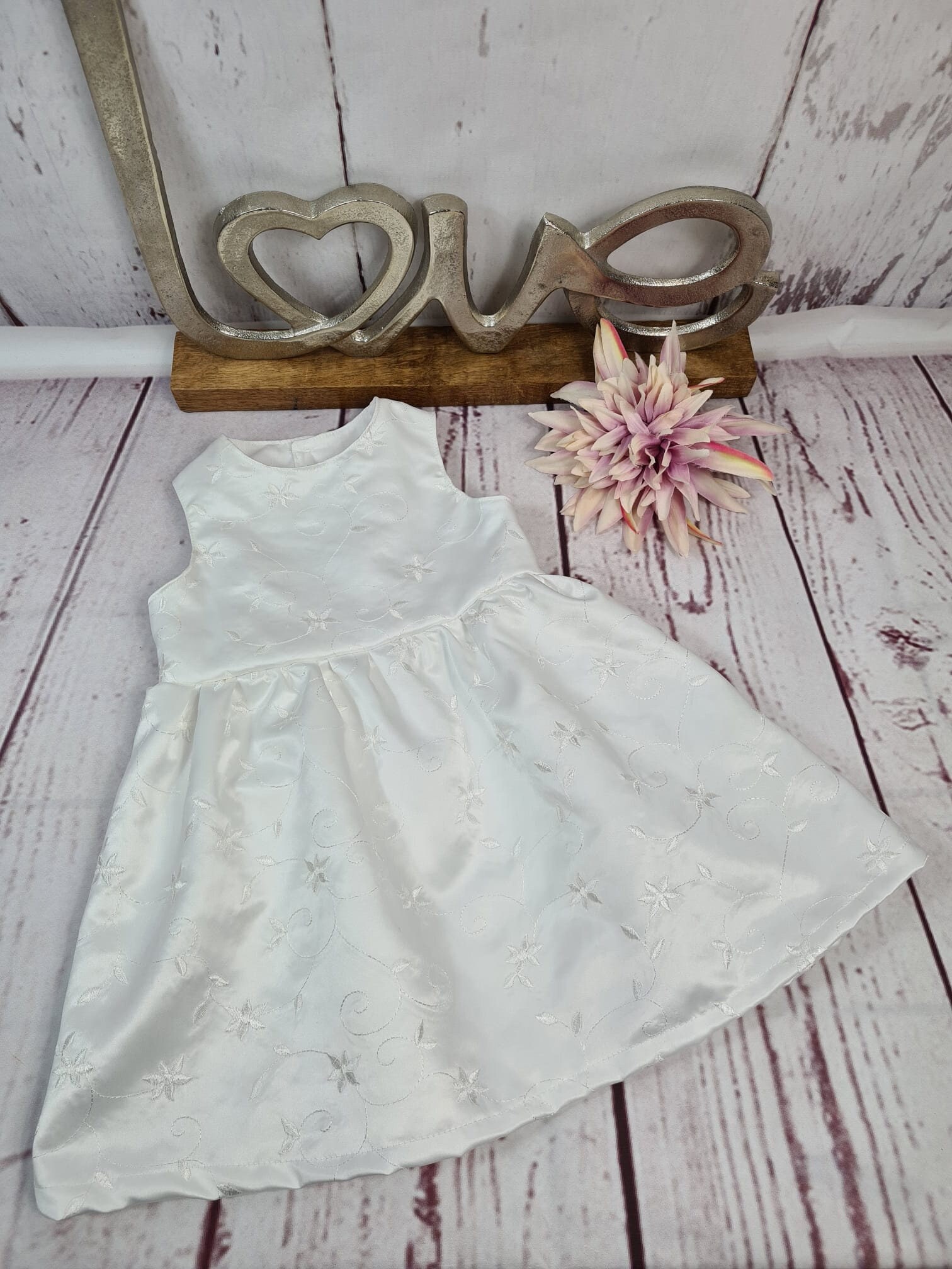 Taufkleid Weiß, Outfit Taufe, Taufe Taufkleid Weiß, Outfit Taufe, Taufe von Zauberzwerge