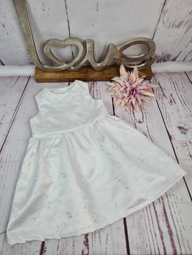 Taufkleid Weiß, Outfit Taufe, Taufe Taufkleid Weiß, Outfit Taufe, Taufe von Zauberzwerge