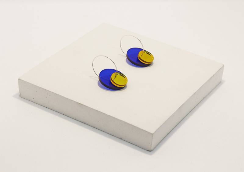 Ohrringe Aus Recyceltem Acryl Plexiglas Mit Silbernen Ringen - Laser Geschnittene Halbtransparente Spiegelkreis von ZaxisSwitzerland