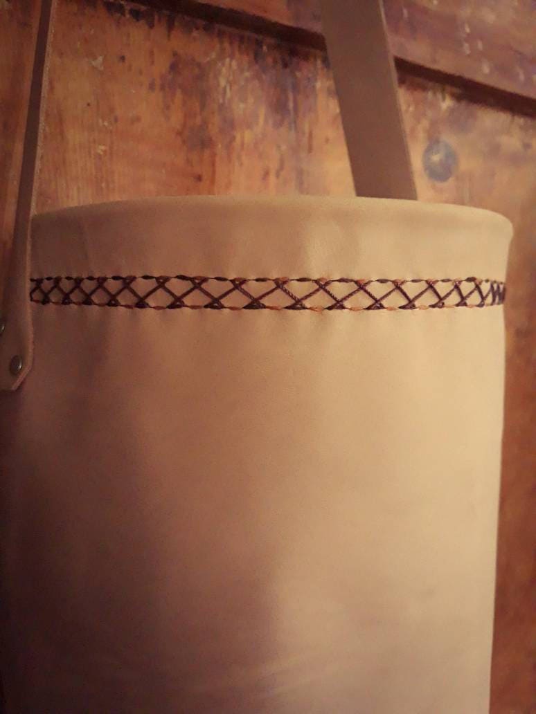 Eimer Tasche, Stickerei, Frau Lederbeutel, Leder Schultertasche, Beuteltasche, Kordelzug, Ledertasche Eimer Tasche, Stickerei, Frau Lederbeutel, Leder Schultertasche, Beuteltasche, Kordelzug, Ledertasche von ZazooHandcrafts