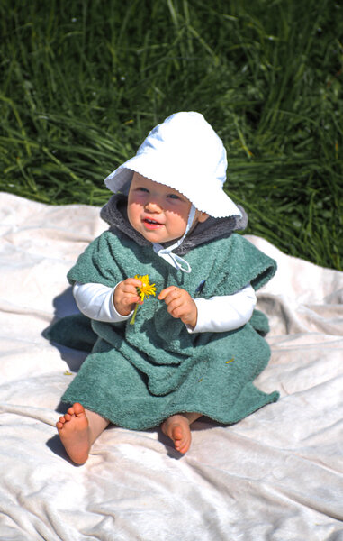 Zeachild Baby Badeponcho aus Bambusfrotte von Zeachild