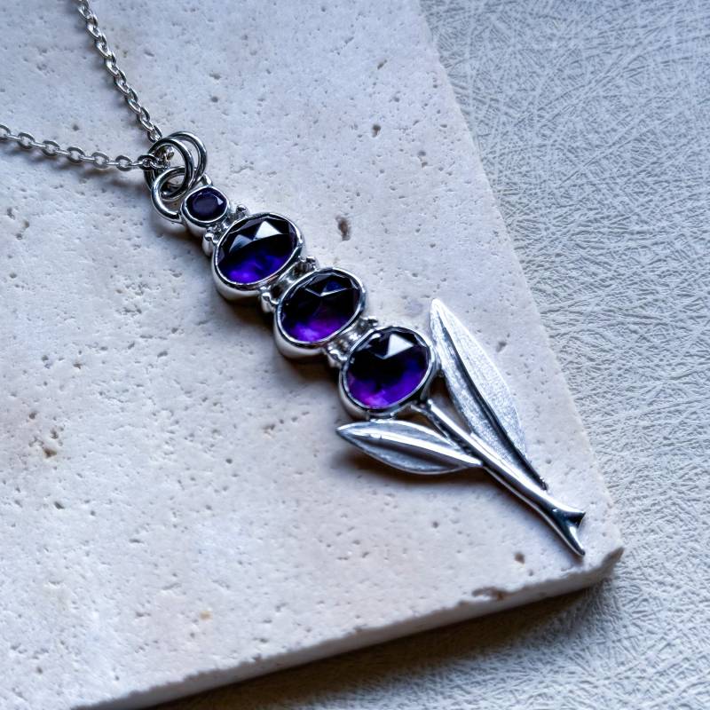 Amethyst Anhänger, Violette Blümen Kette, Kristal Schmuck, Lavendel Blume, Handmade Silberkette, Unikat Geschenk Für Sie Amethyst Anhänger, Violette Blümen Kette, Kristal Schmuck, Lavendel Blume, Handmade Silberkette, Unikat Geschenk Für Sie von ZebaJewelry