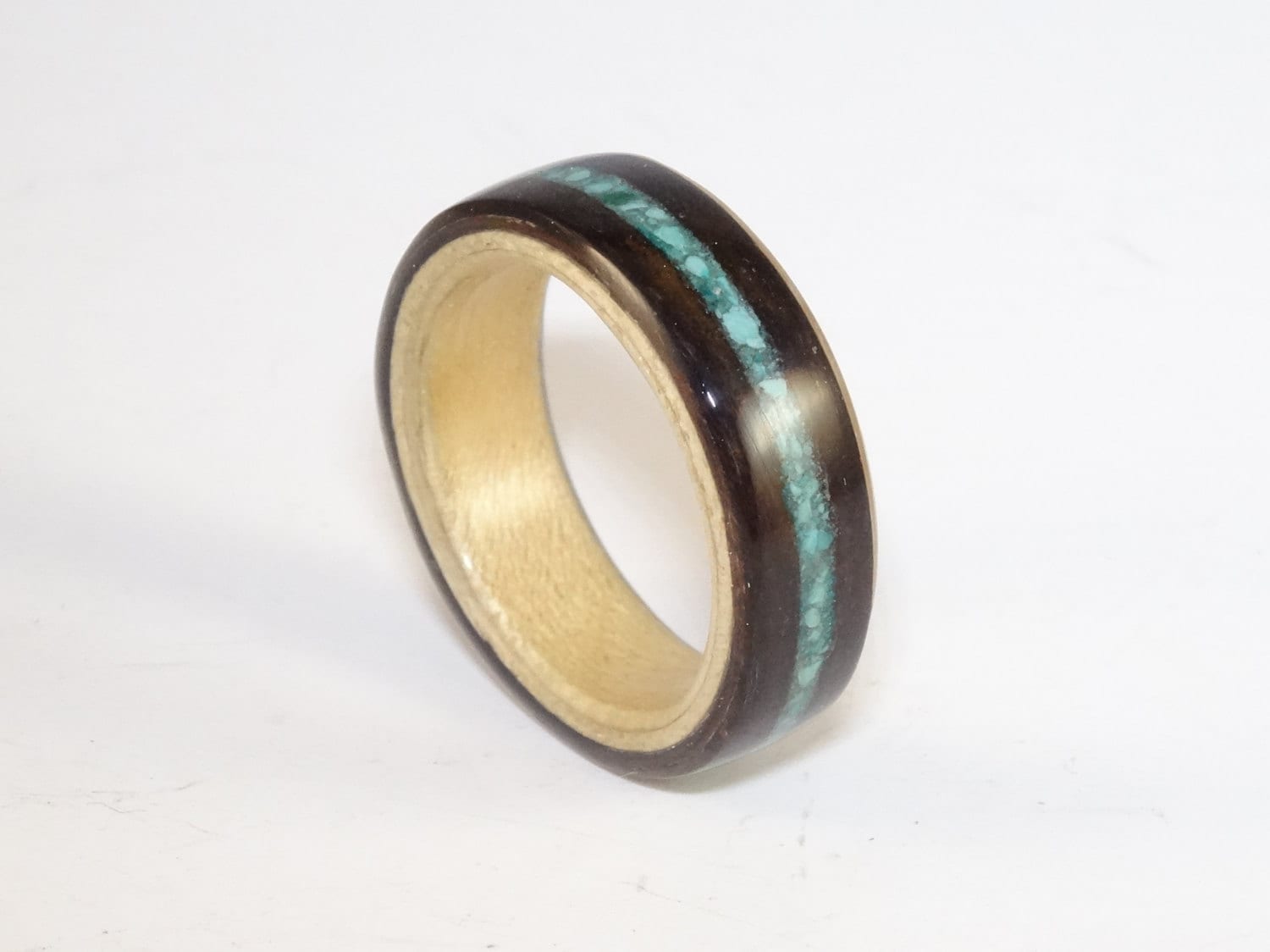Bent Wood Ring - Macassar Ebenholz Gefüttert Mit Sycamore Und Einem Crushed Türkis Inlay Band, Handgefertigt in Beliebigen Uk Oder Us Größen Bent Wood Ring - Macassar Ebenholz Gefüttert Mit Sycamore Und Einem Crushed Türkis Inlay Band, Handgefertigt in Beliebigen Uk Oder Us Größen von ZebranoWoodCraft