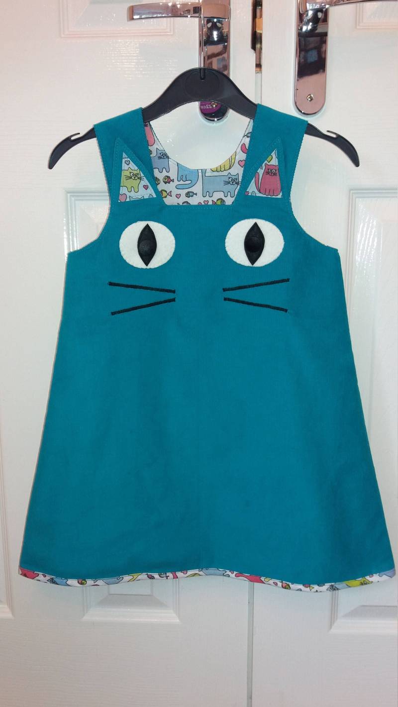 Handgemachte Reversible Katze Kleid Handgemachte Reversible Katze Kleid von ZeeBeeGB