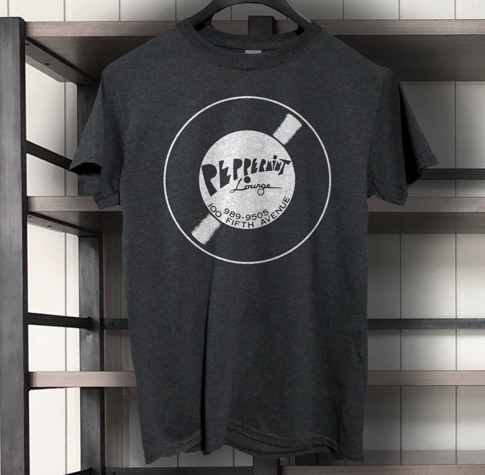 Peppermint Lounge Club T-Shirt Kurzärmeliges Unisex-T-Shirt Peppermint Lounge Club T-Shirt Kurzärmeliges Unisex-T-Shirt von ZeePress