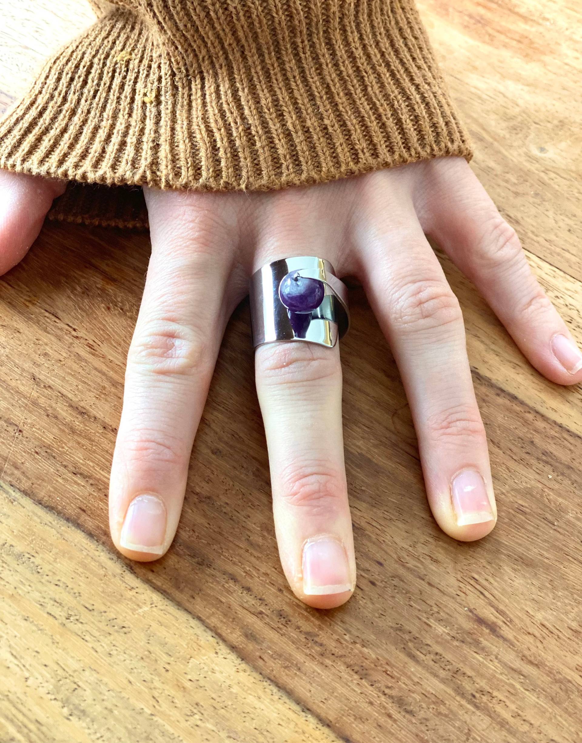 Ring Mit Amethyst Lila-Weiß Ring Mit Amethyst Lila-Weiß von Zefino