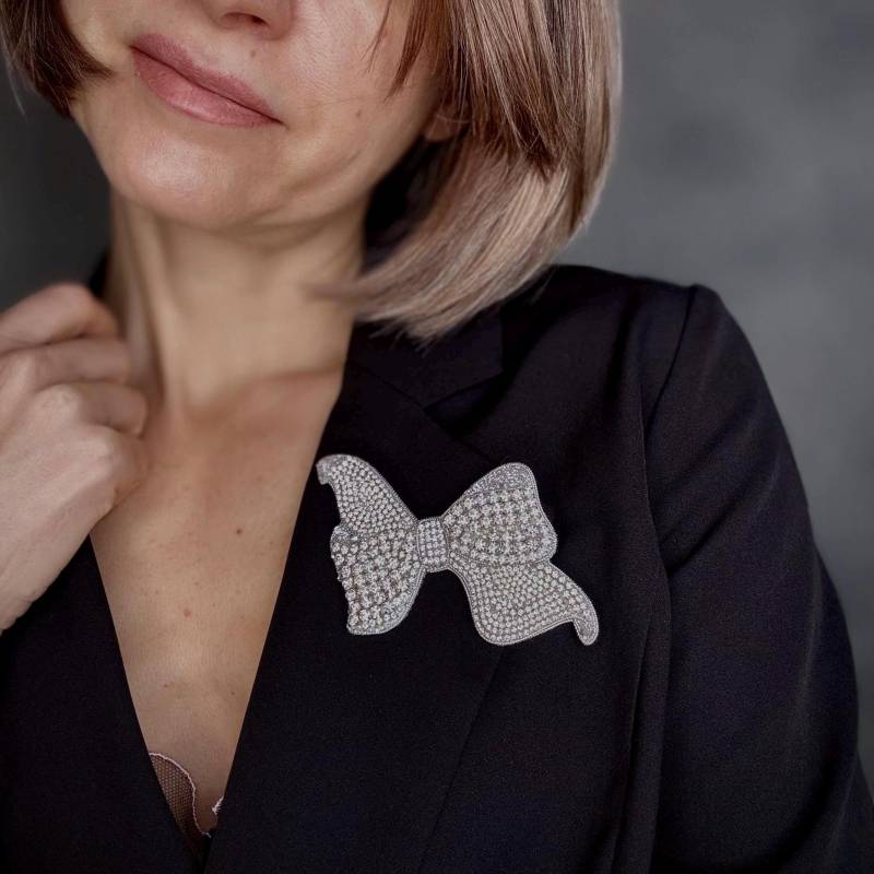 Kristall Schleifen Brosche, Silber Gestickt Pin, Eleganter Handgemachter Schmuck, Funkelnde Statement Ein Einzigartiges Geschenk Für Sie, Große Kristall Schleifen Brosche, Silber Gestickt Pin, Eleganter Handgemachter Schmuck, Funkelnde Statement Ein Einzigartiges Geschenk Für Sie, Große von ZefirinaStudioStore