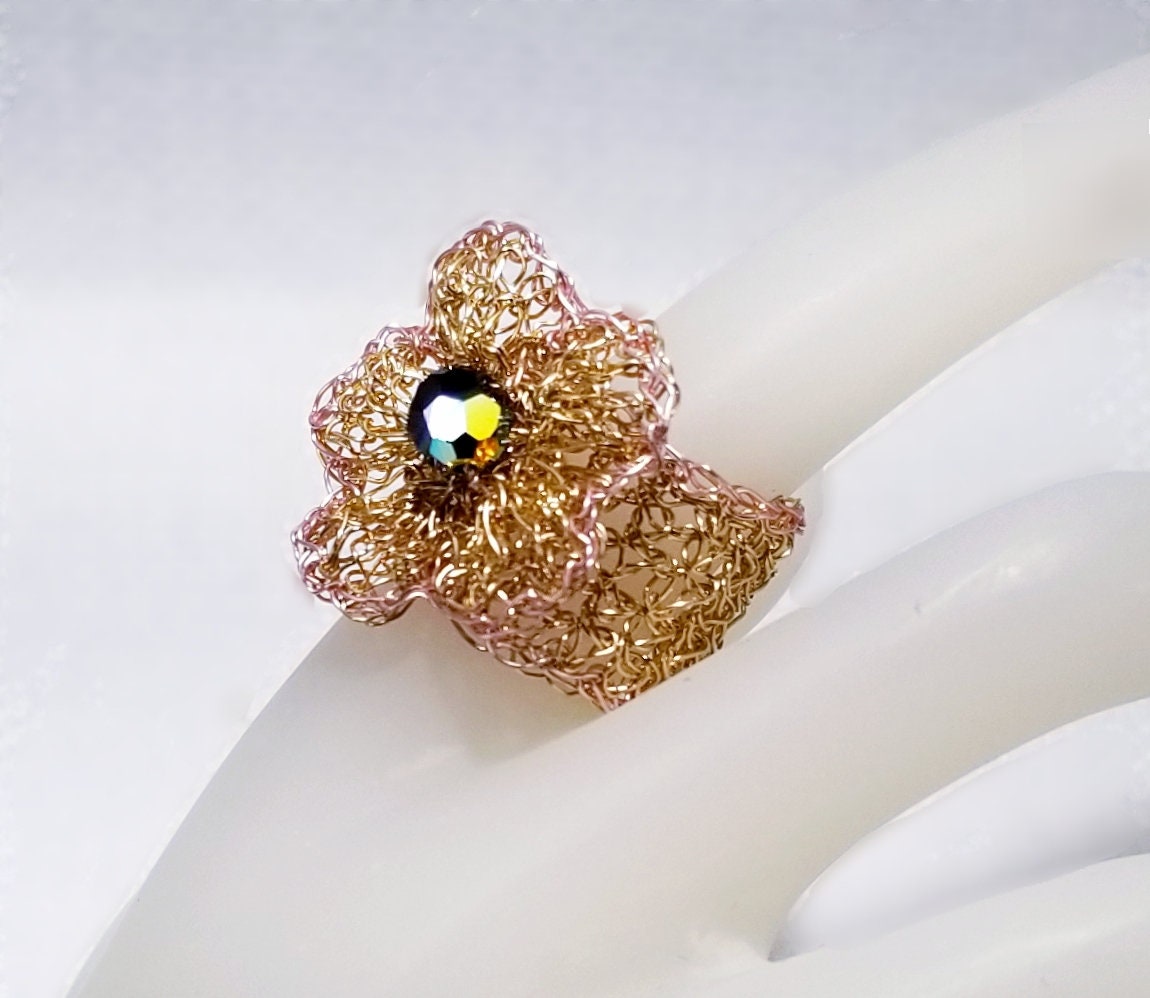 14 K Gold Draht Fliwer Häkeln Ring 14 K Gold Draht Fliwer Häkeln Ring von ZegnaJewelry