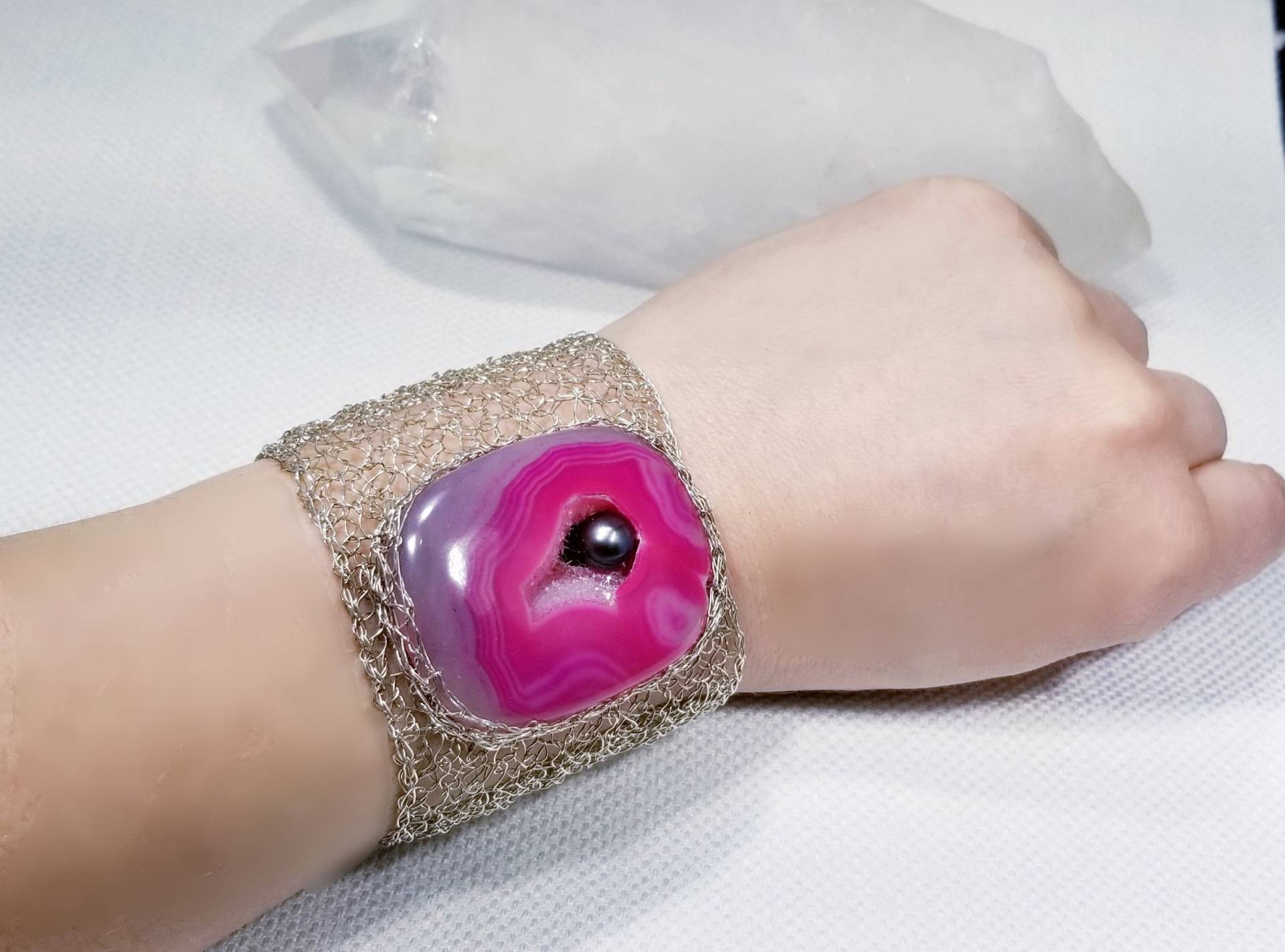 Silberdraht Häkeln Breites Armband Mit Achat Druzy Silberdraht Häkeln Breites Armband Mit Achat Druzy von ZegnaJewelry