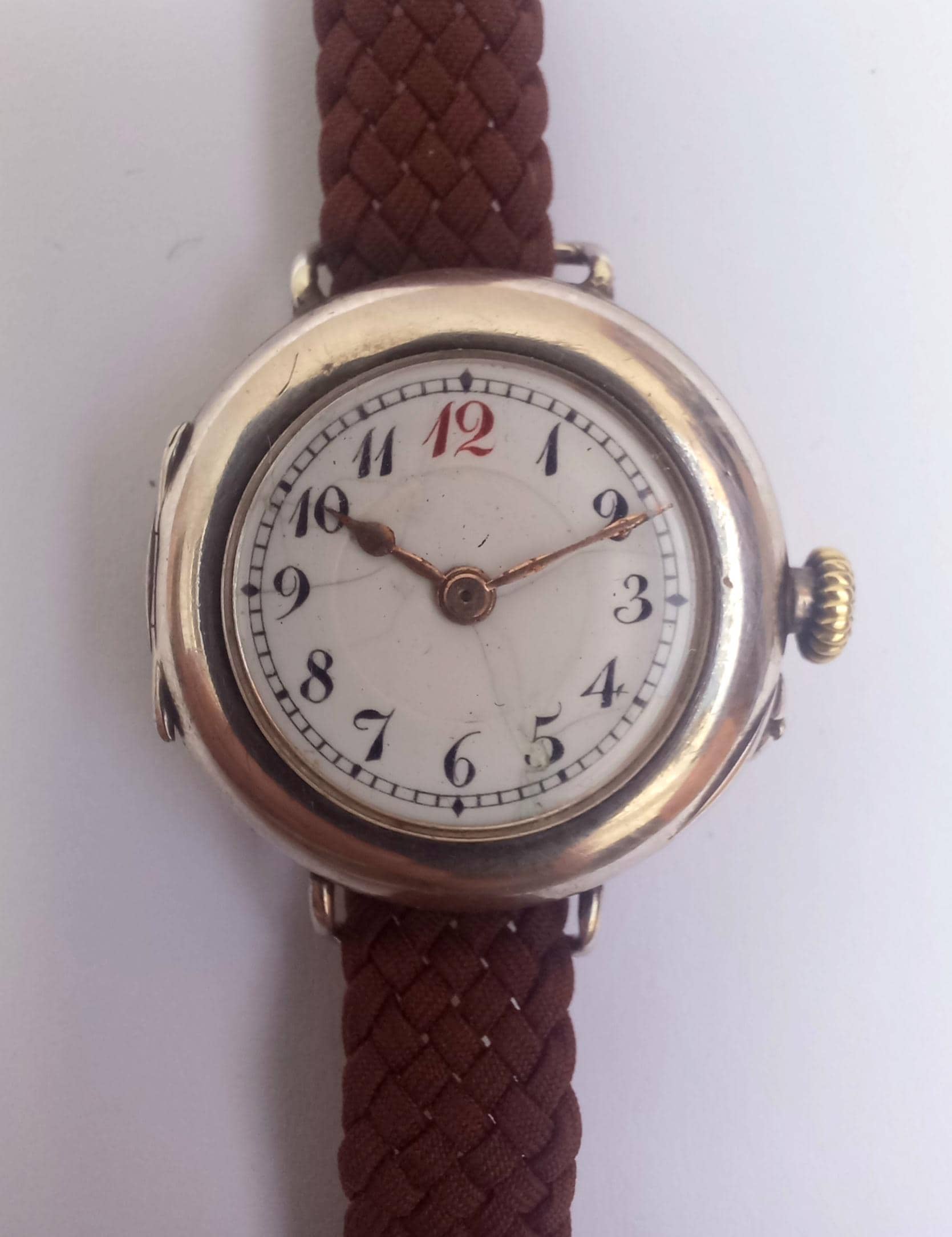 Frühe Armbanduhr Für Damen Um 1910 in Silber Frühe Armbanduhr Für Damen Um 1910 in Silber von Zeitretter